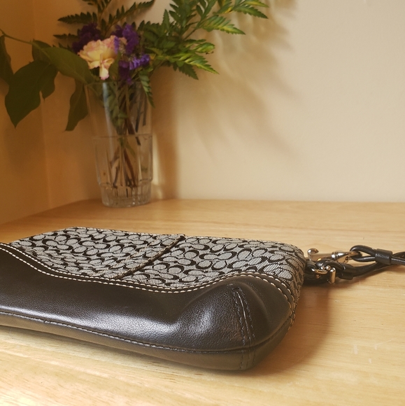 Authentic Coach Wristlet - Picture 10 of 11